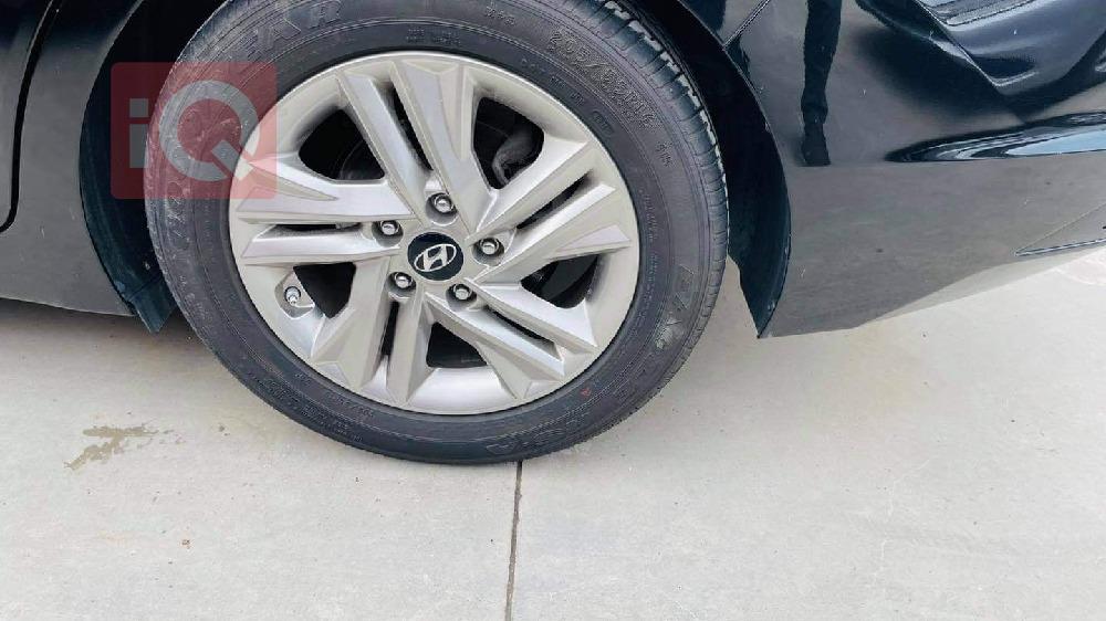 هیوندای ئەلەنترا